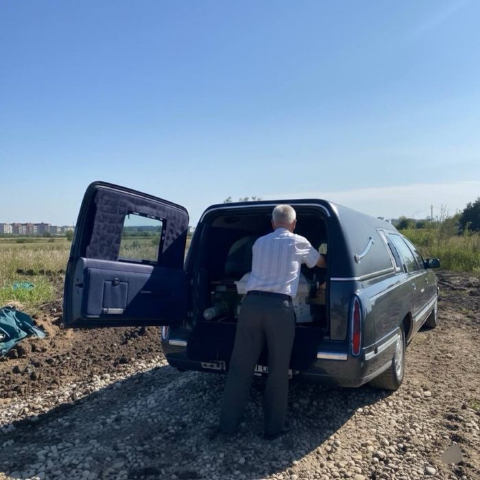 Похоронні послуги, вінки на похорон, копання могили, прибирання могили