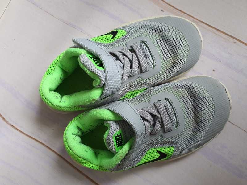 Buty sportowe/ adidasy Nike Revolution 3 roz. 26