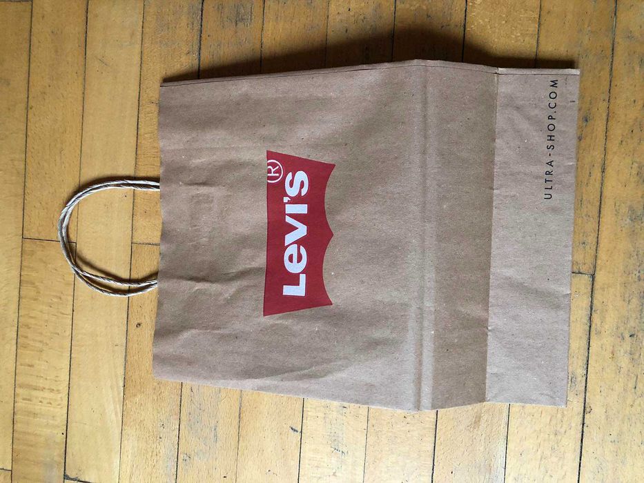 Подарункові пакети.