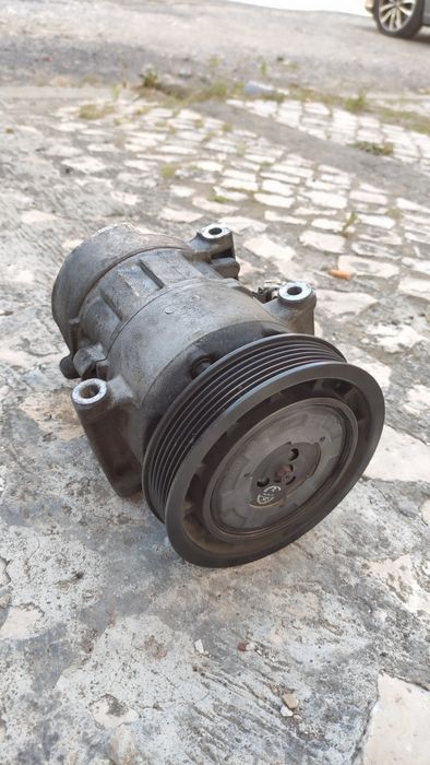 Compressor de ar condicionado Megane 3 --Precisa reparação--