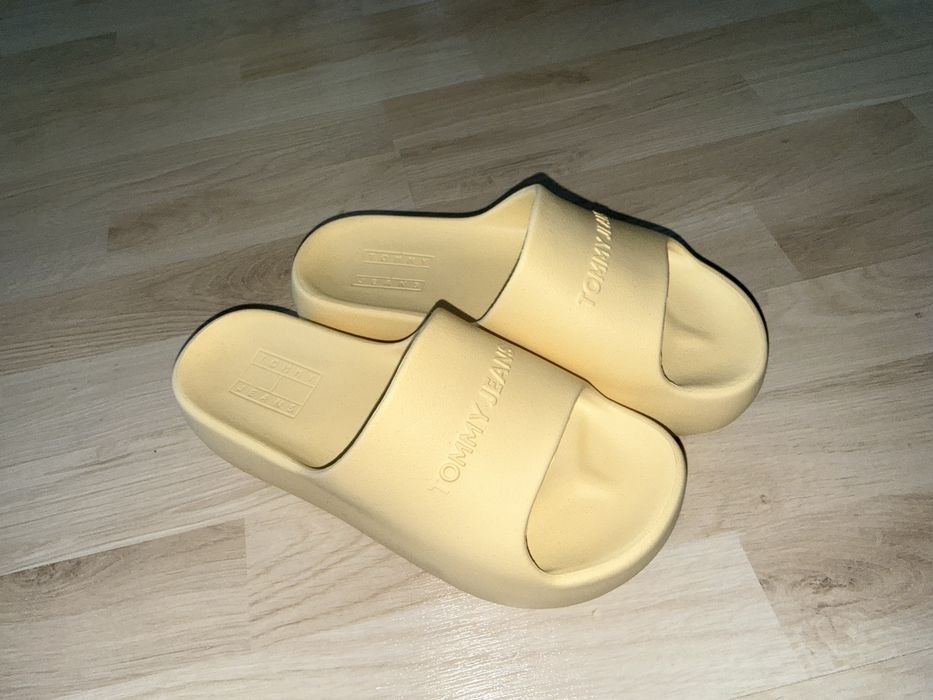 Klapki Tommy Jeans 37/38 masełkowe j.nowe