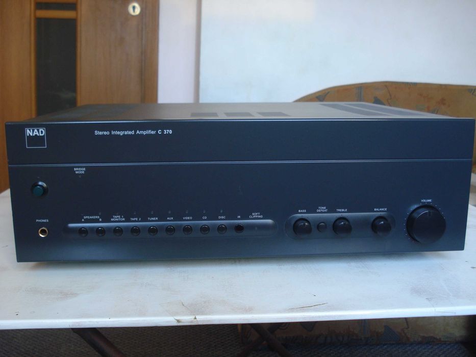 Підсилювач NAD c370, c325bee, c340
