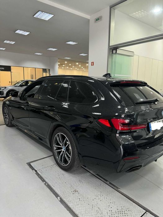 BMW 530e Touring Xdrive Pack M interior e exterior