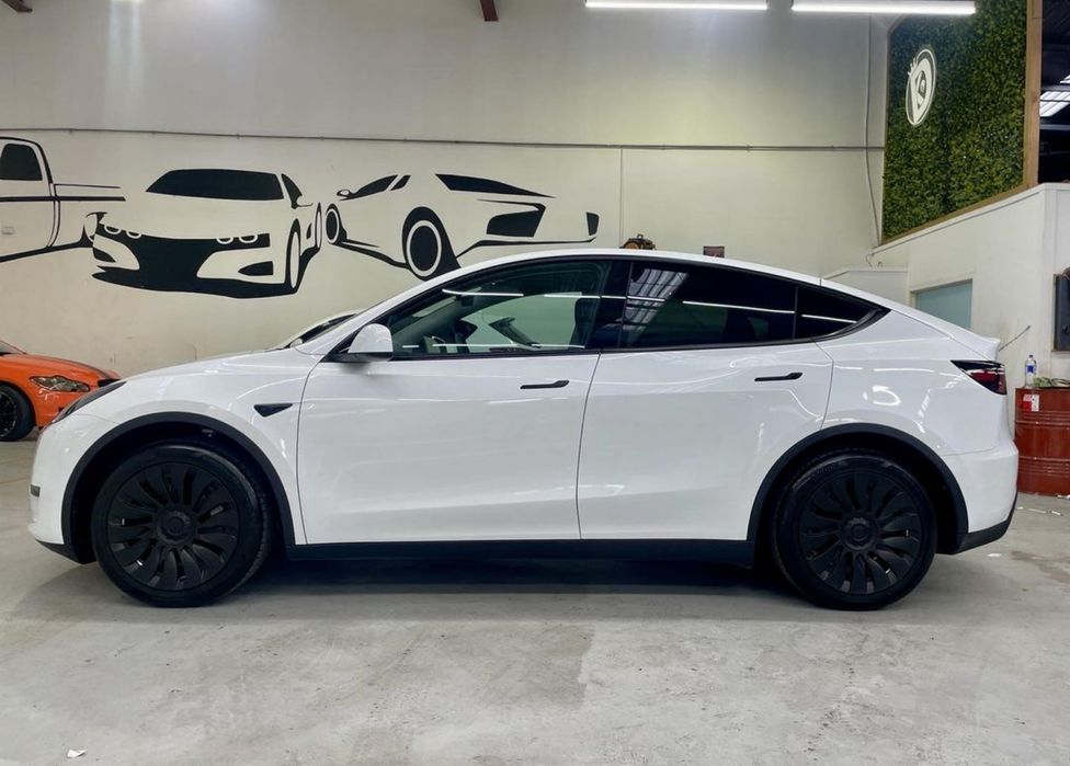 ALUGA-SE TESLA MODEL Y 2024 /Aluga-se