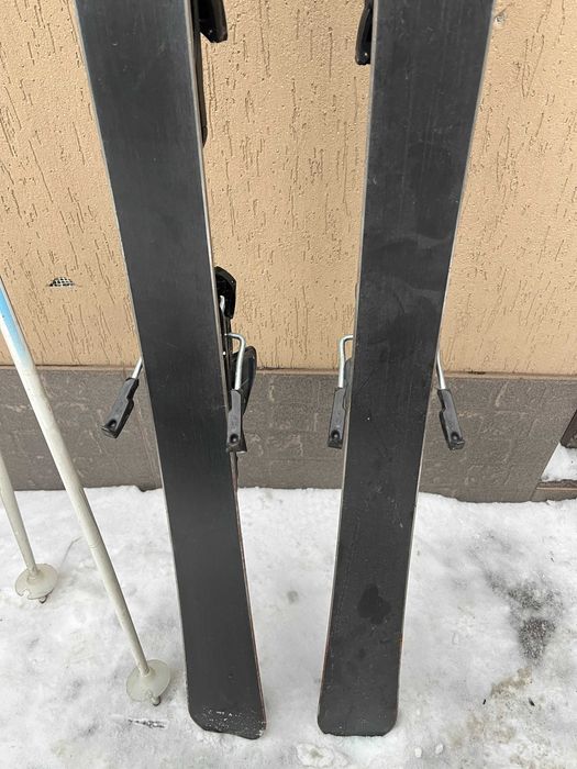 Лижі Salomon з палицями та чохлом