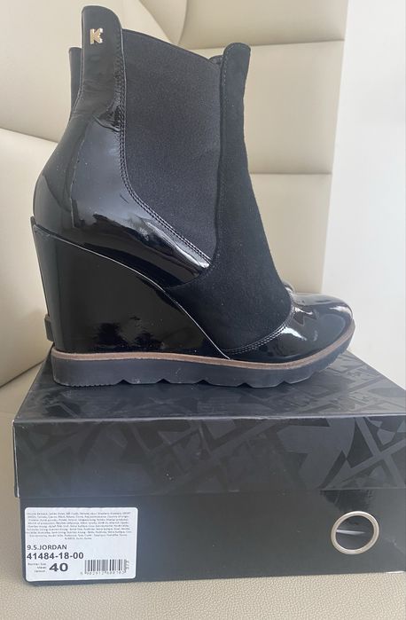 Botki na koturnie KAZAR 40