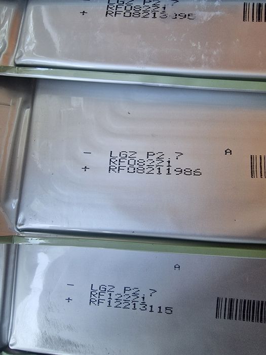 Ячейки батареи электромобиля