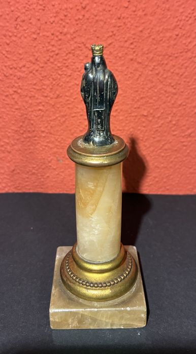 Nossa Senhora do Pilar em Prata base em mármore e metal dourado