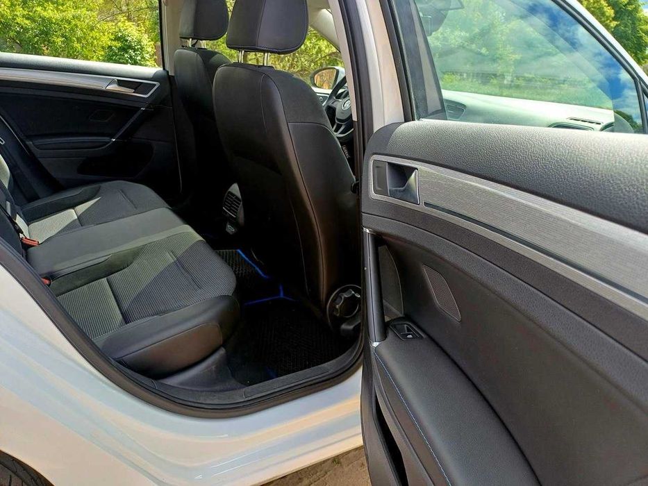 Продаж VW e-Golf