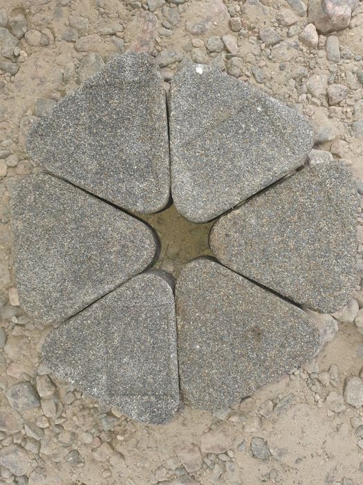 Камені по бетону для шліфувально-мозаїчної машини