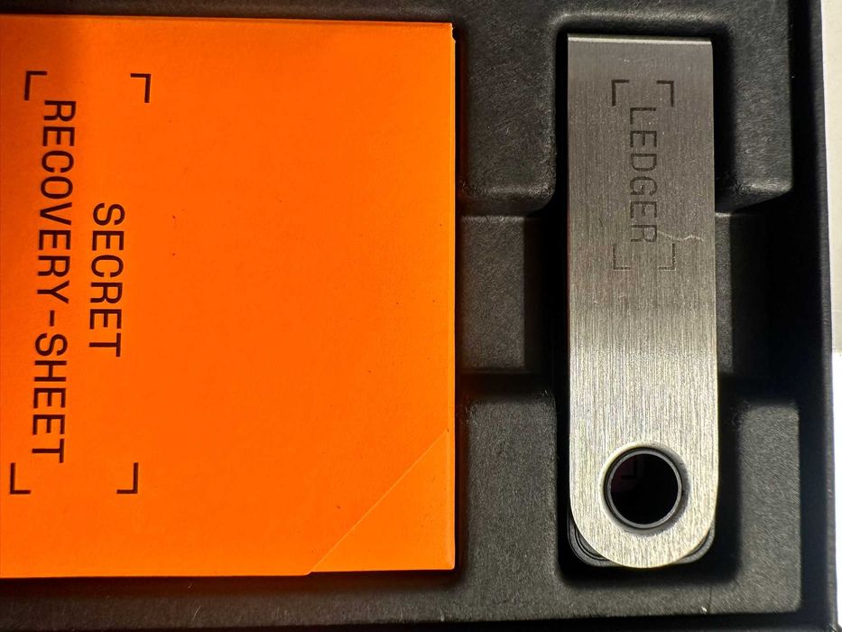 Ledger Nano S Plus - Novo, Nunca Usado64751661248771122