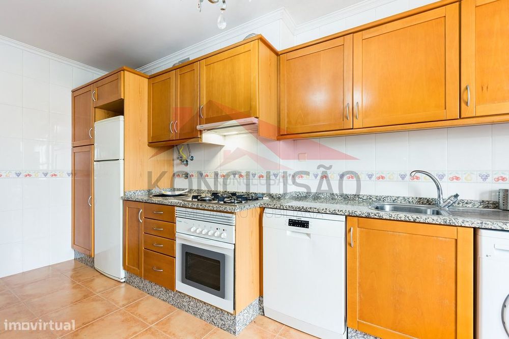 T2 no Carregado, o lugar ideal para o seu lar!