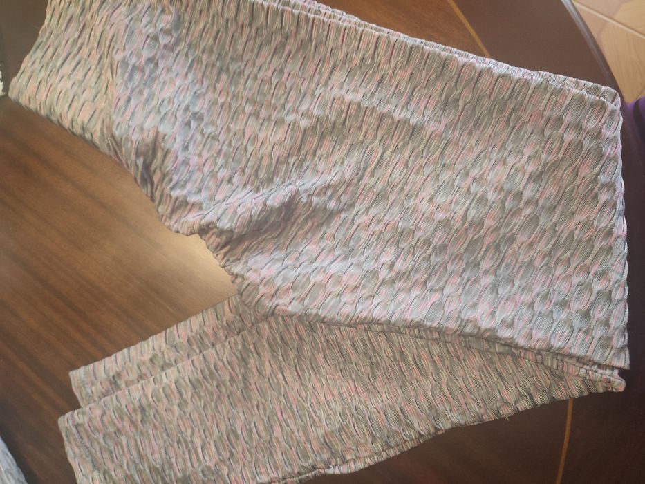 Leggings desportivas brocadas cinza/rosa