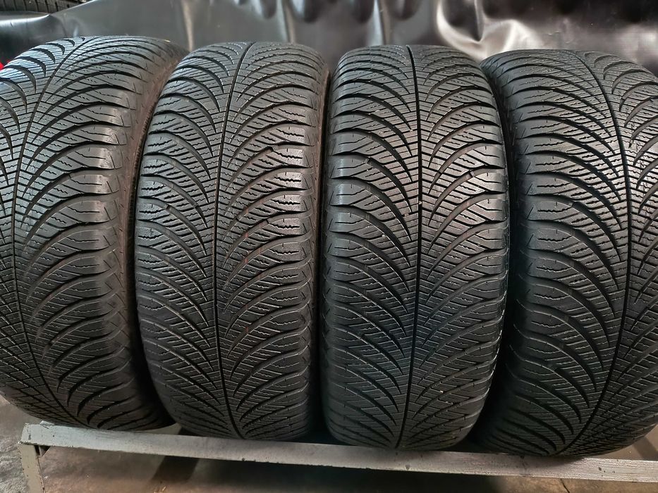 210. Opony WIELOSEZONOWE 215/60/16