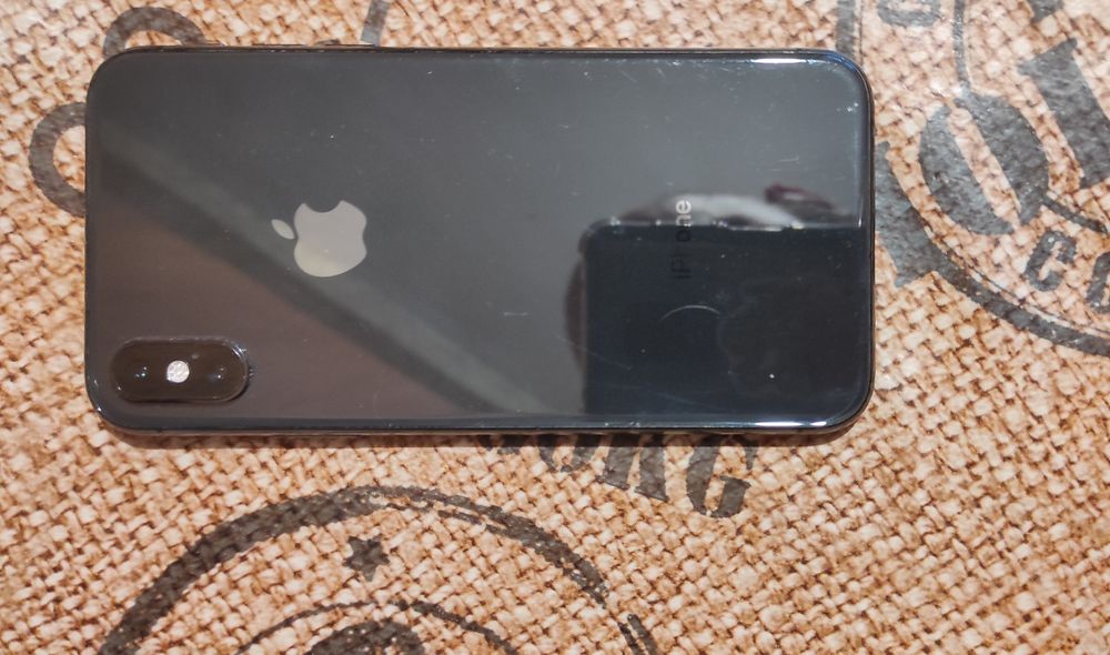 iPhone XS 64 gb в отличном состоянии