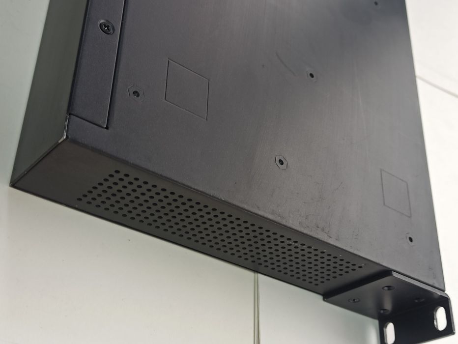 Коммутатор сетевой D-Link DES-3028