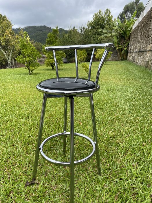 Banco Alto de Bar em Metal Cromado