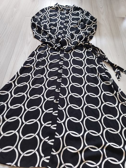 Elegancka sukienka koszulowa maxi midi w geometryczny wzór M
