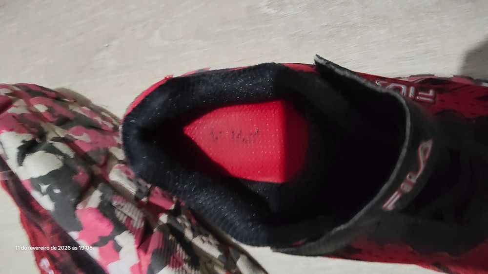 Tenis Fila vermelhos criança n34