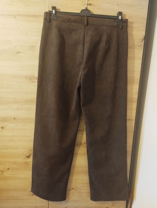 Czekoladowe brązowe spodnie imitacja zamszu Zara r.42