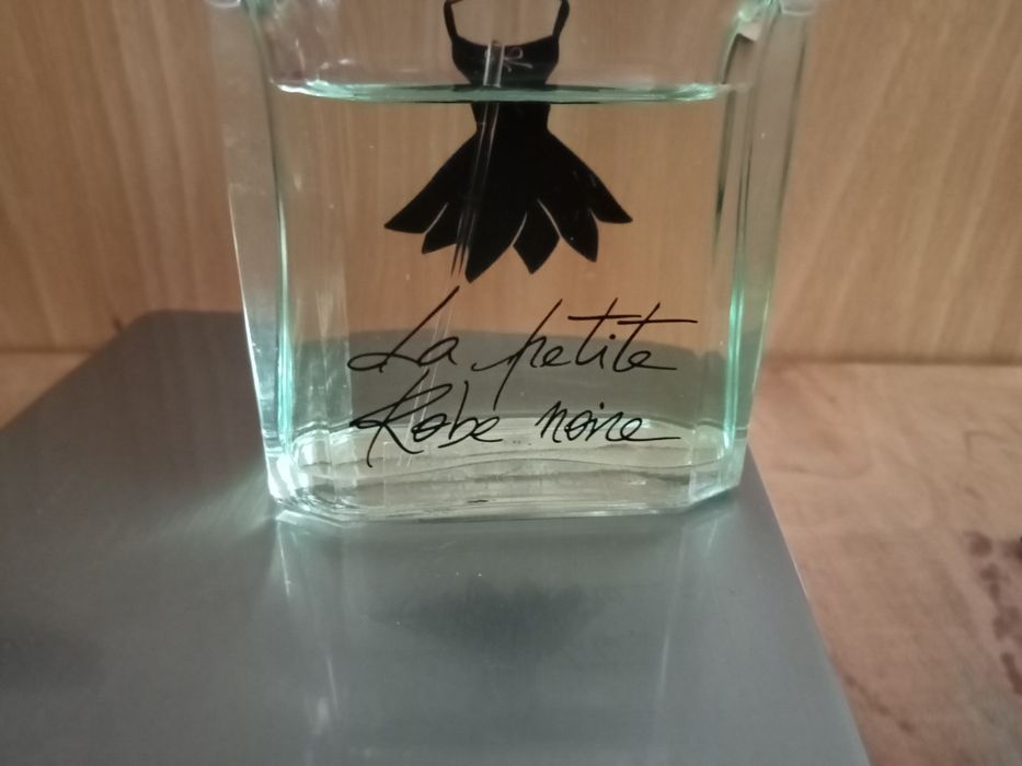 perfum guerlain la petite robe noire.