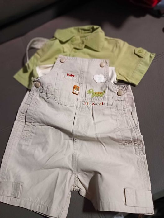 Roupa bebé usada em bom estado