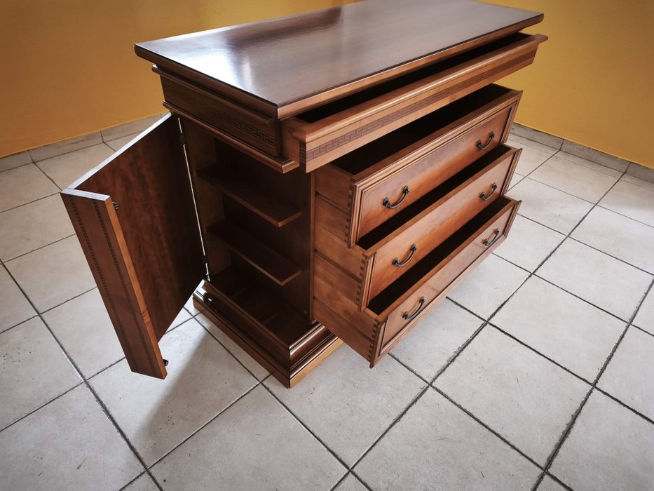 Comoda de quarto em cerejeira com espelho