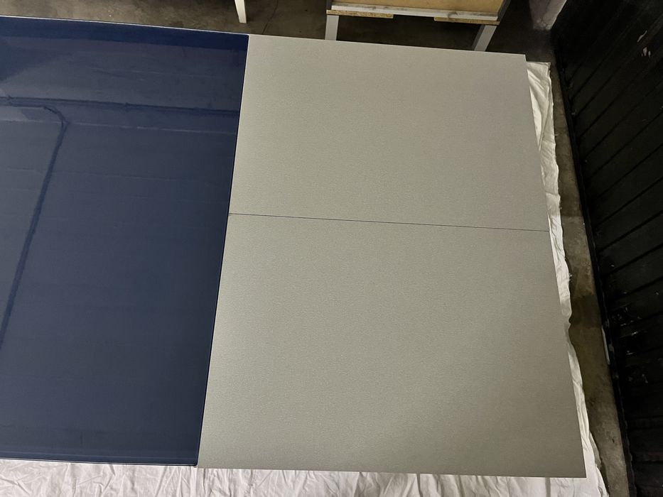 Mesa de vidro extensível azul