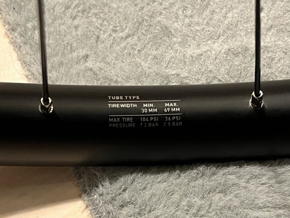 Koła Gravel 650B Dt Swiss Tanke Pillar