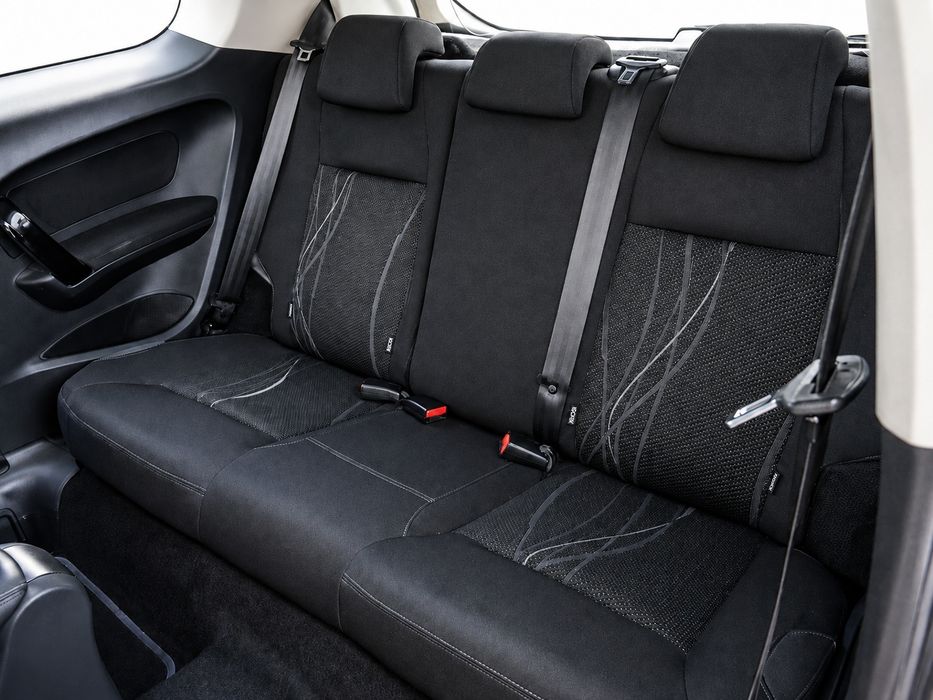 Peugeot 208 — fotografia 12