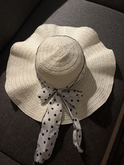 Sprzedam kapelusz damski plazowy