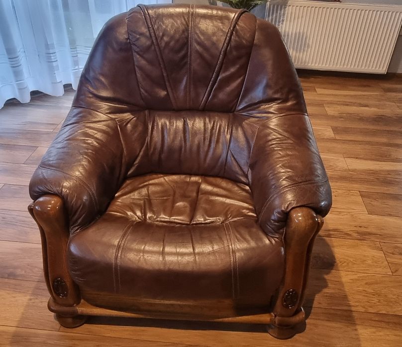 Sprzedam  zestaw wypoczynkowy ze skóry 3+2+1