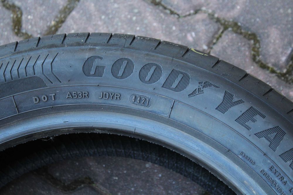 215 55 R117 Goodyear Efficentgrip Performance