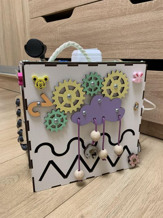 Дитячий бізікуб