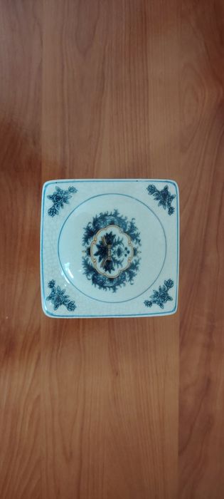 Various porcelain items447224792241285122