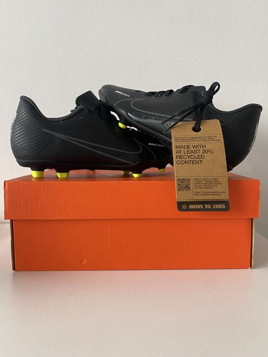 Sprzedam nowe korki Nike r. 36,5 oryginalne