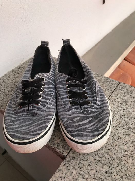 Sapatos varios