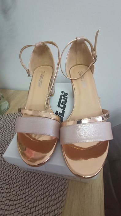 Buty damskie rozmiar 39