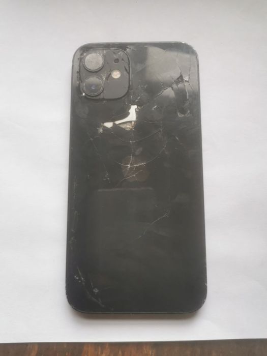 продам або обміняю iPhone 12