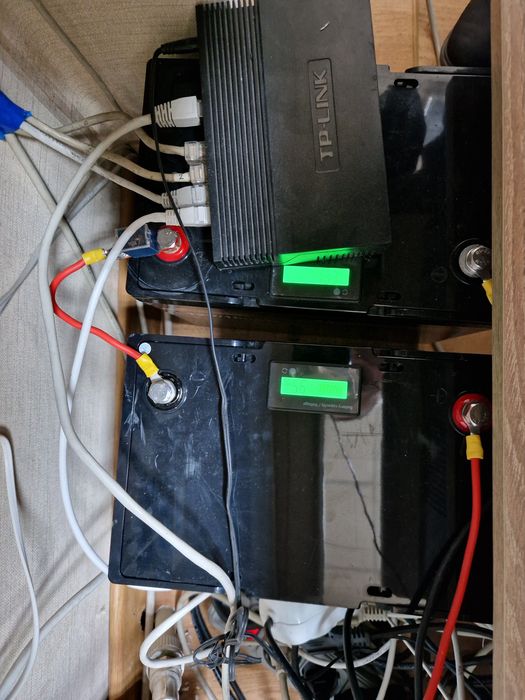 APC SMC 1500ВА с 2 внешними аккумуляторами 12В 80ач Чистая синусоида