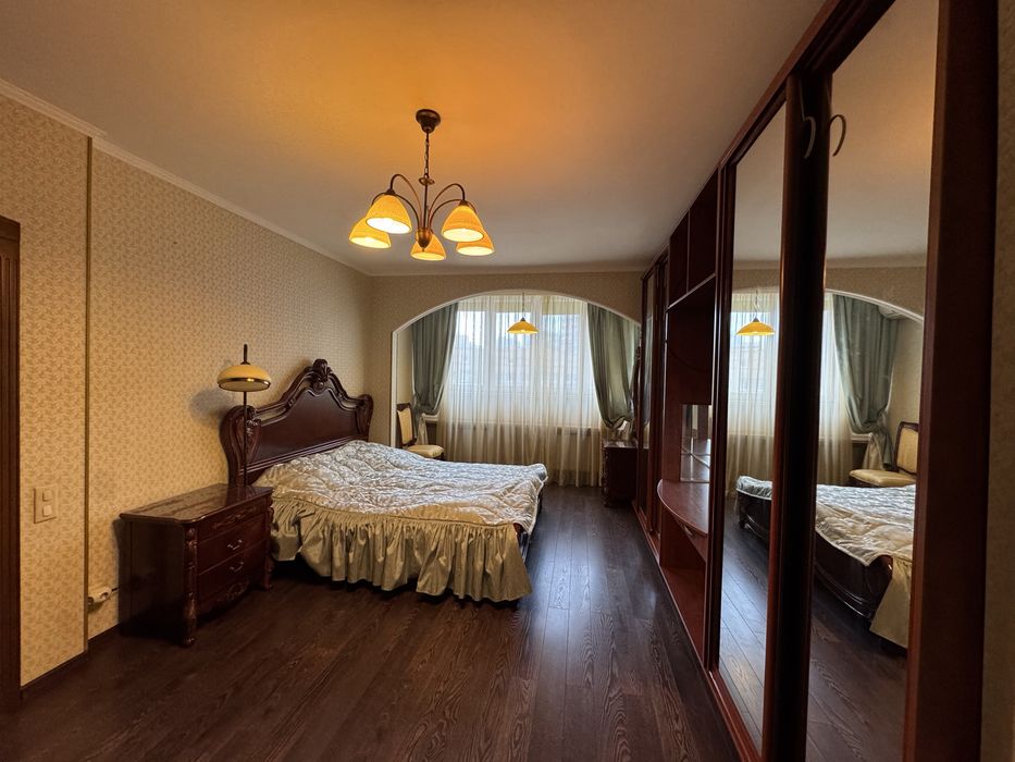 Перша здача ЖК Голосієво вул. Голосіївська 13А чотири кімнати 200м2