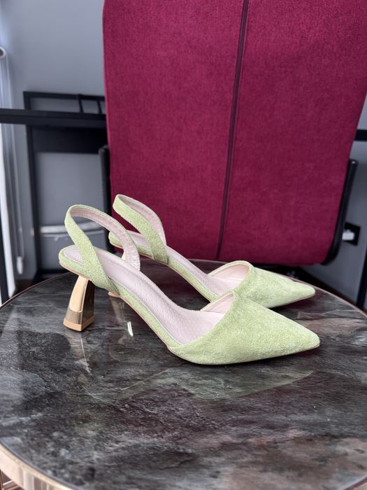 Підбори оливкового відтінку