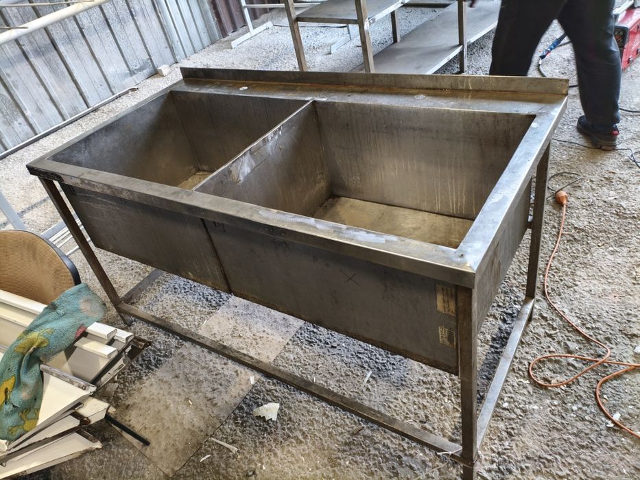 Мойки из нержавейки. Столы, стеллажи, шпильки, зонты