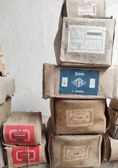 Lote de Parafusos_Stock Off