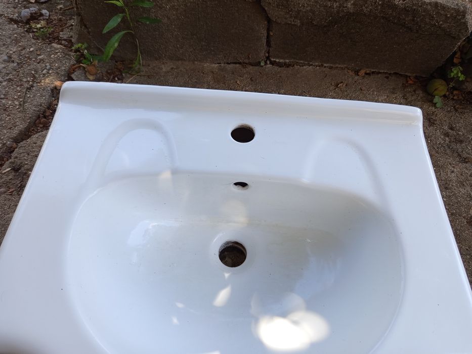 Lavatório usado como novo