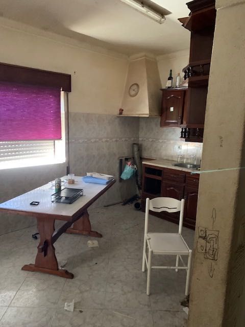 Moradia (Área B 356m2 e Terreno 852m2) a 200m da Estação CP de Pegões