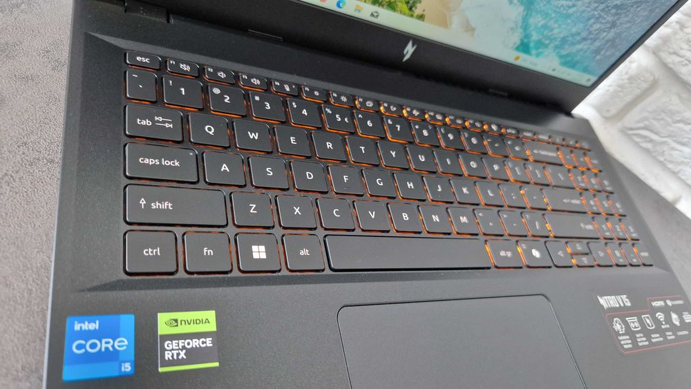 Ігровий ноутбук Acer Nitro V 15/ i7-13620H/16/512/RTX 4050, 6 GB/Як новий