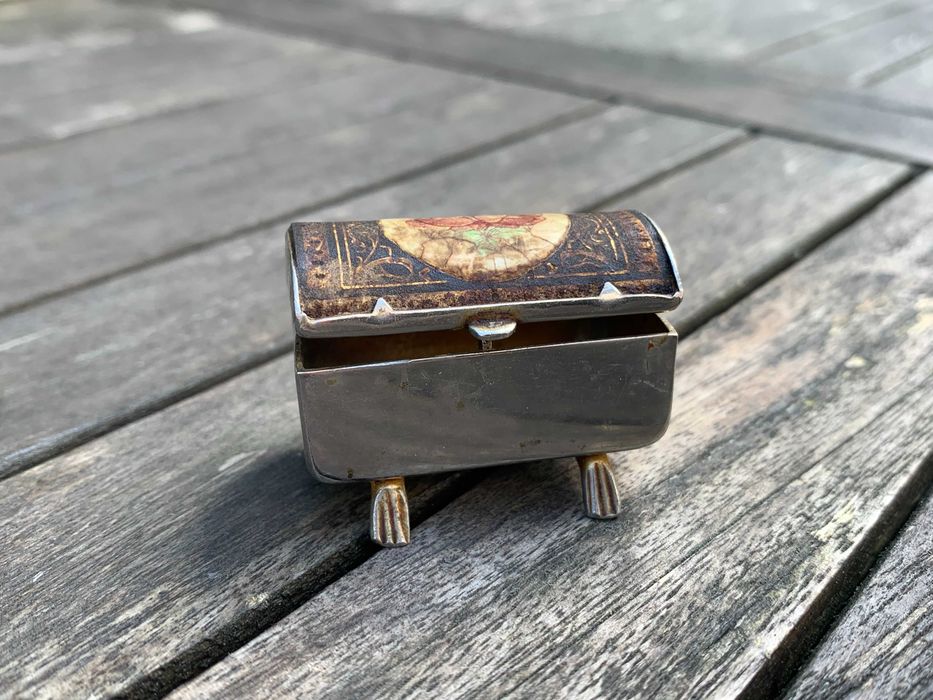miniaturowa zabytkowa szkatułka kasetka, pudełeczko ozdobne, antyk