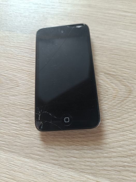 Ретро гаджет Apple iPod Touch 4G 8GB (В коллекцию/Донор/Ремонт)