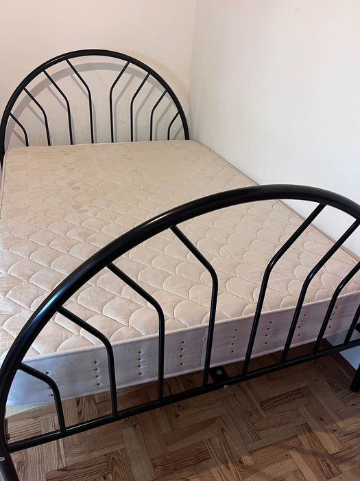 Cama casal com colchão